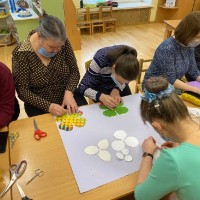 Мастер-класс с педагогами по изготовлению цветов